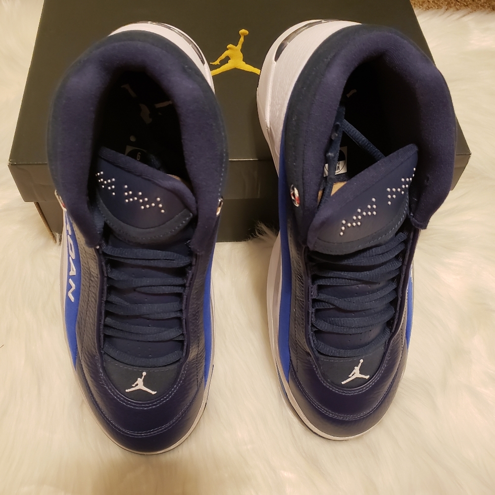 JORDAN Team Showcase Mens Basketball Shoes NIB - Picture 3 of 5